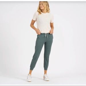 NWT Vuori Women’s Performance Joggers